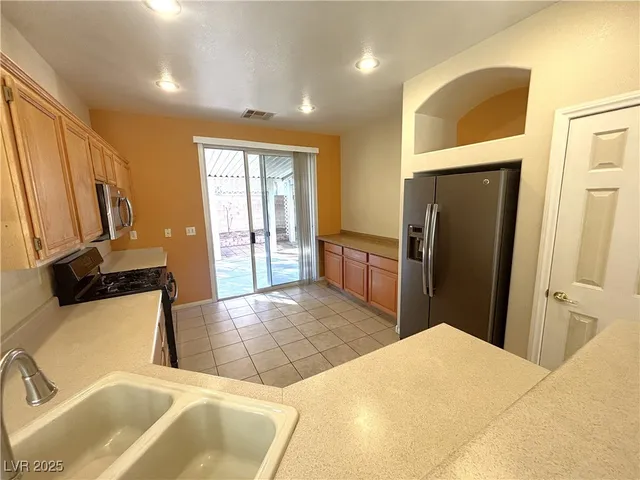 $2,100 | 10929 Sutter Hills Avenue, Las Vegas, NV 89144