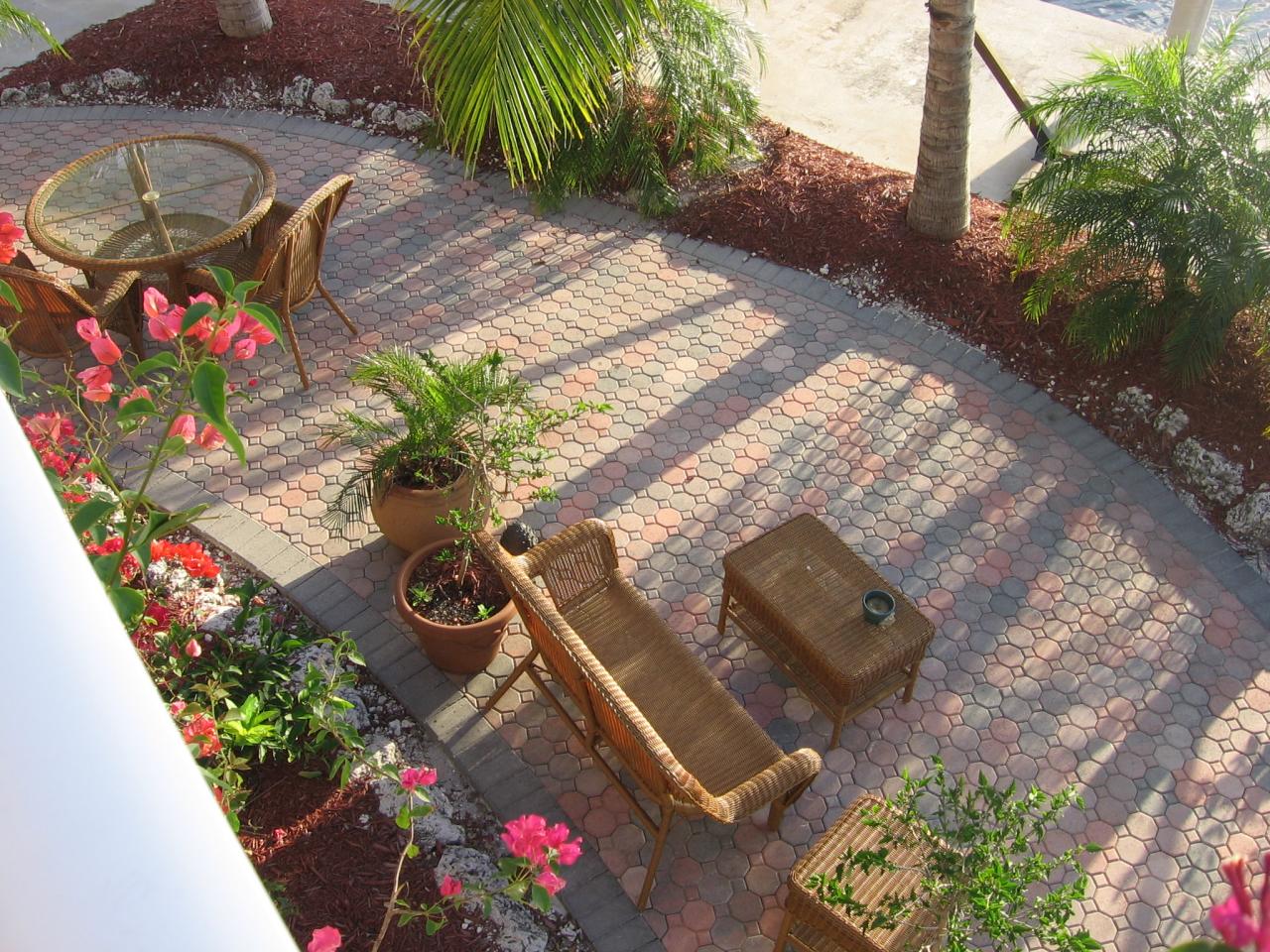 219 B Brian Road, Unit B Marathon, FL 33050 - Photo 8 of 11 patio