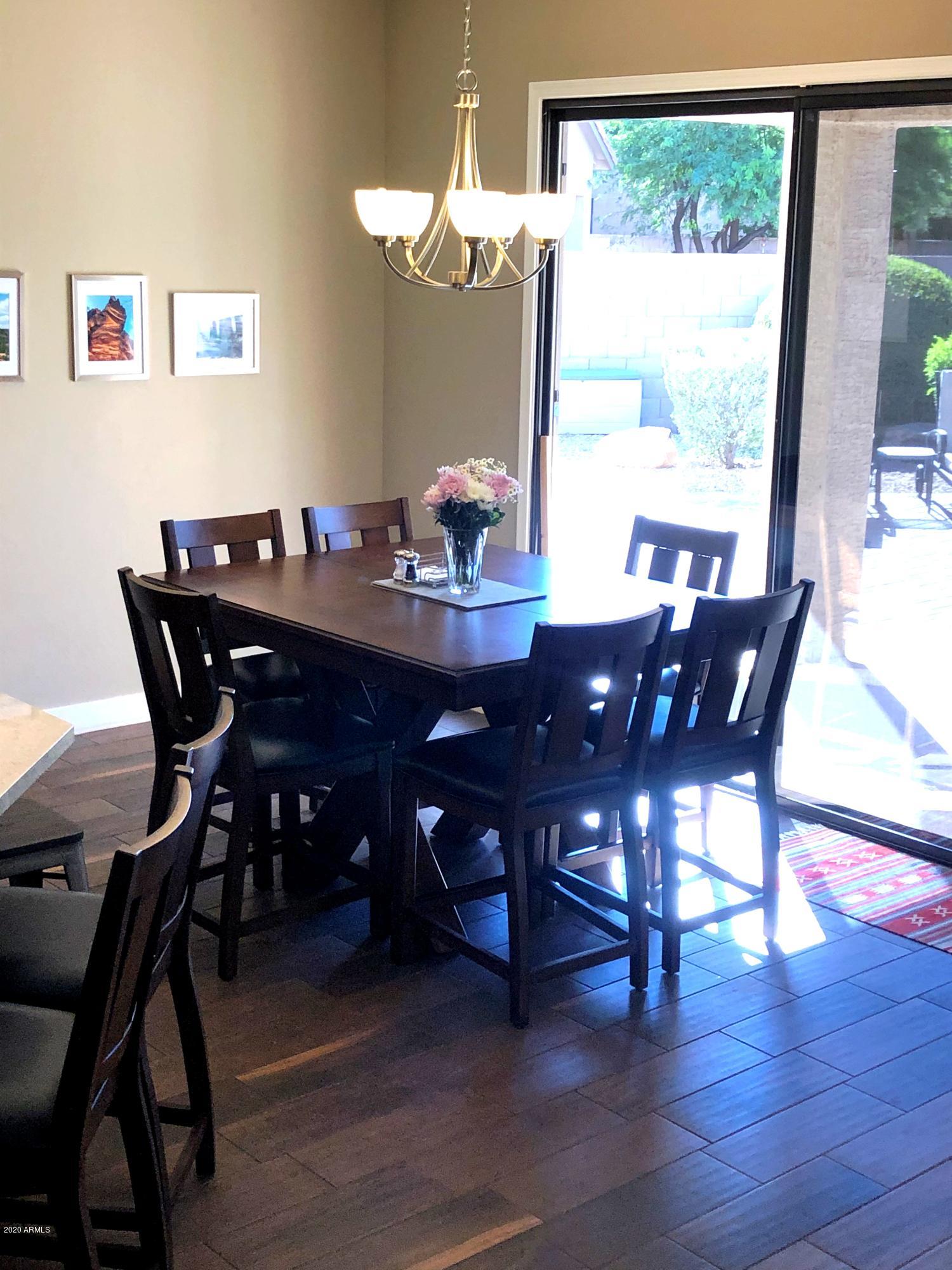 4538 East Swilling Road Phoenix, AZ 85050 - Photo 7 of 20 Comfortable Kitchen area