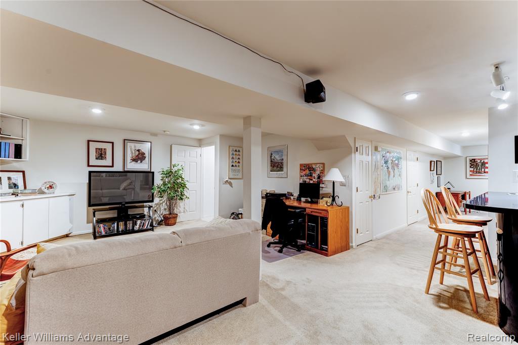 22152 Edgewater Novi, MI 48375 - Photo 23 of 28