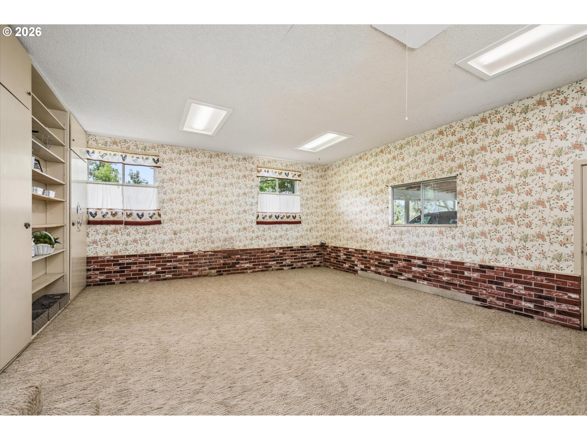 82086 Lost Creek Road Dexter, OR 97431 - Photo 14 of 42 Family Room