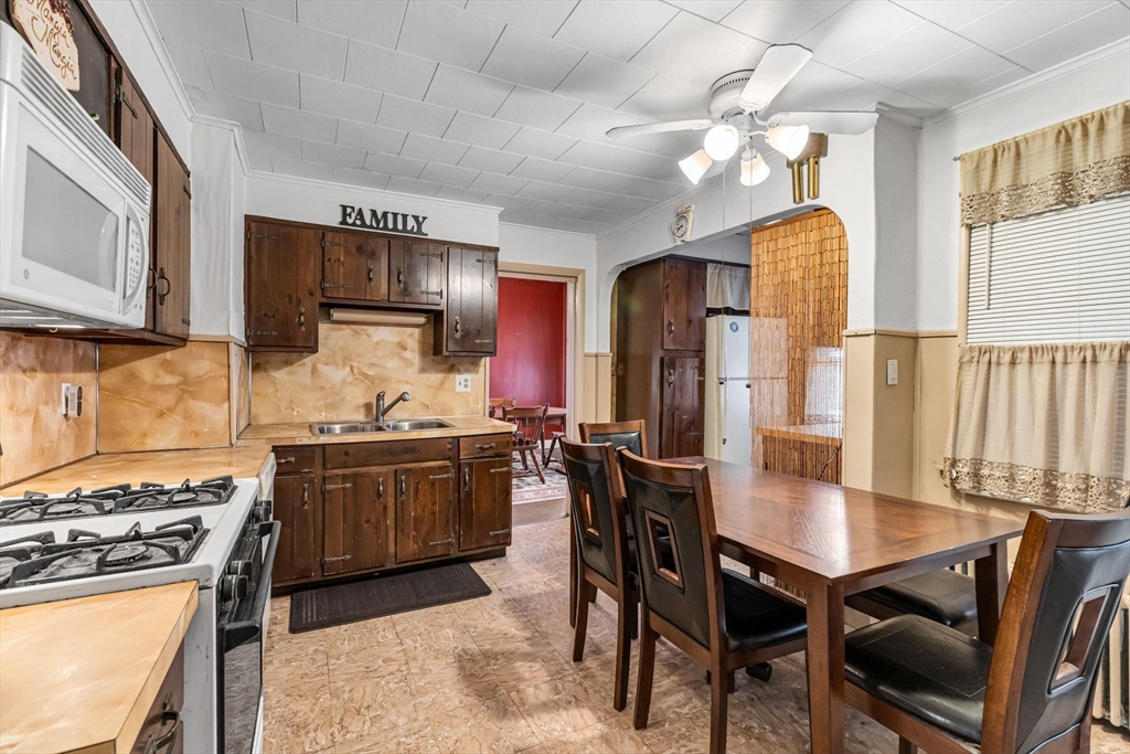 18 Wendell Place Springfield, MA 01105 - Photo 7 of 42