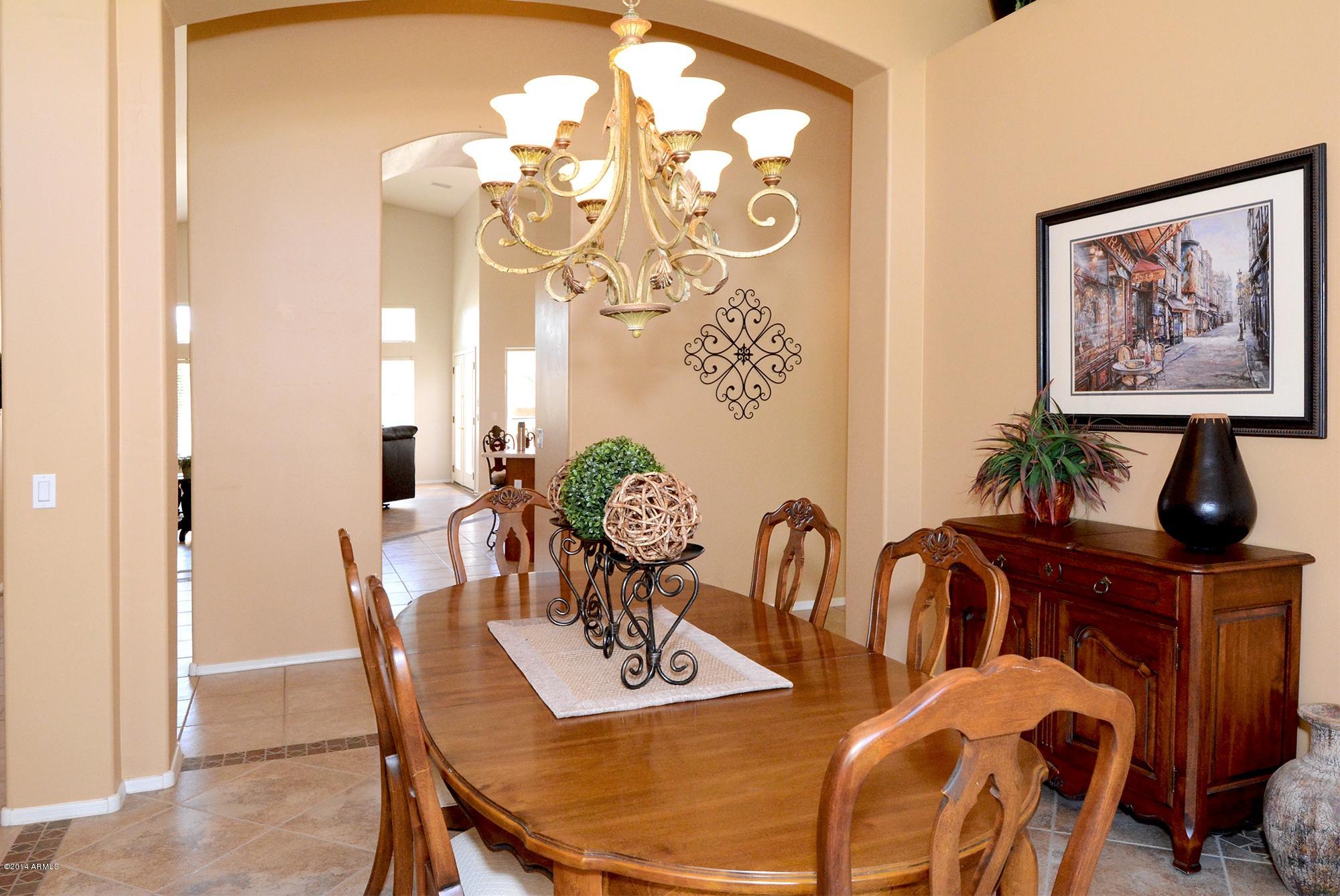 2073 East Victor Road Gilbert, AZ 85296 - Photo 16 of 42 Dining3-2437