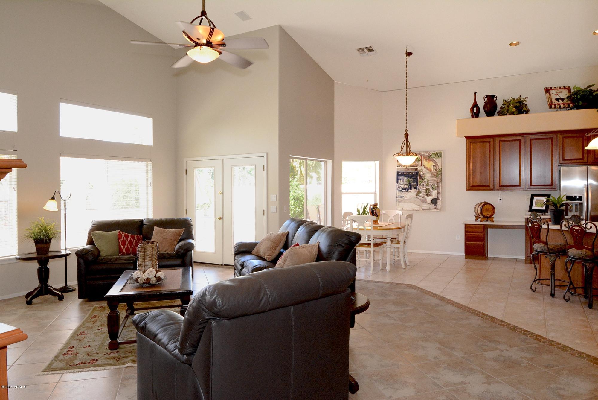 2073 East Victor Road Gilbert, AZ 85296 - Photo 8 of 42 FamilyRM-2453