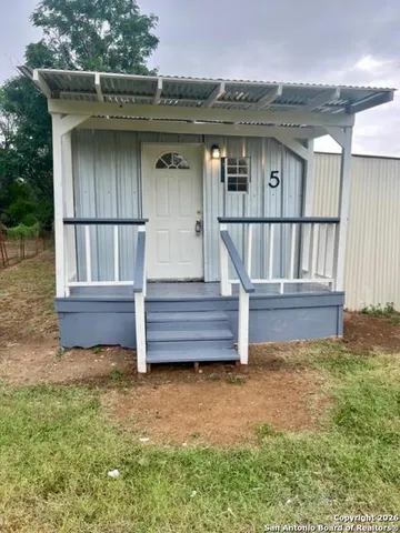 $850 | 8325 Farm To Market Road 327, Unit 5, Elmendorf, TX 78112