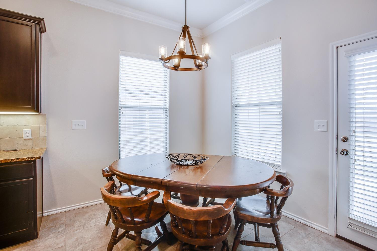7428 103rd Street Lubbock, TX 79424 - Photo 8 of 18 Dining Area