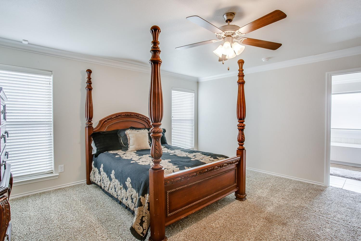 7428 103rd Street Lubbock, TX 79424 - Photo 10 of 18 Primary Bedroom