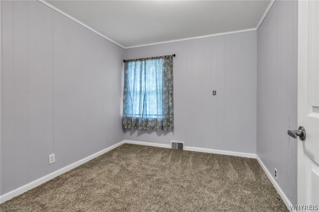 141 Borden Road Cheektowaga, NY 14043 - Photo 14 of 48