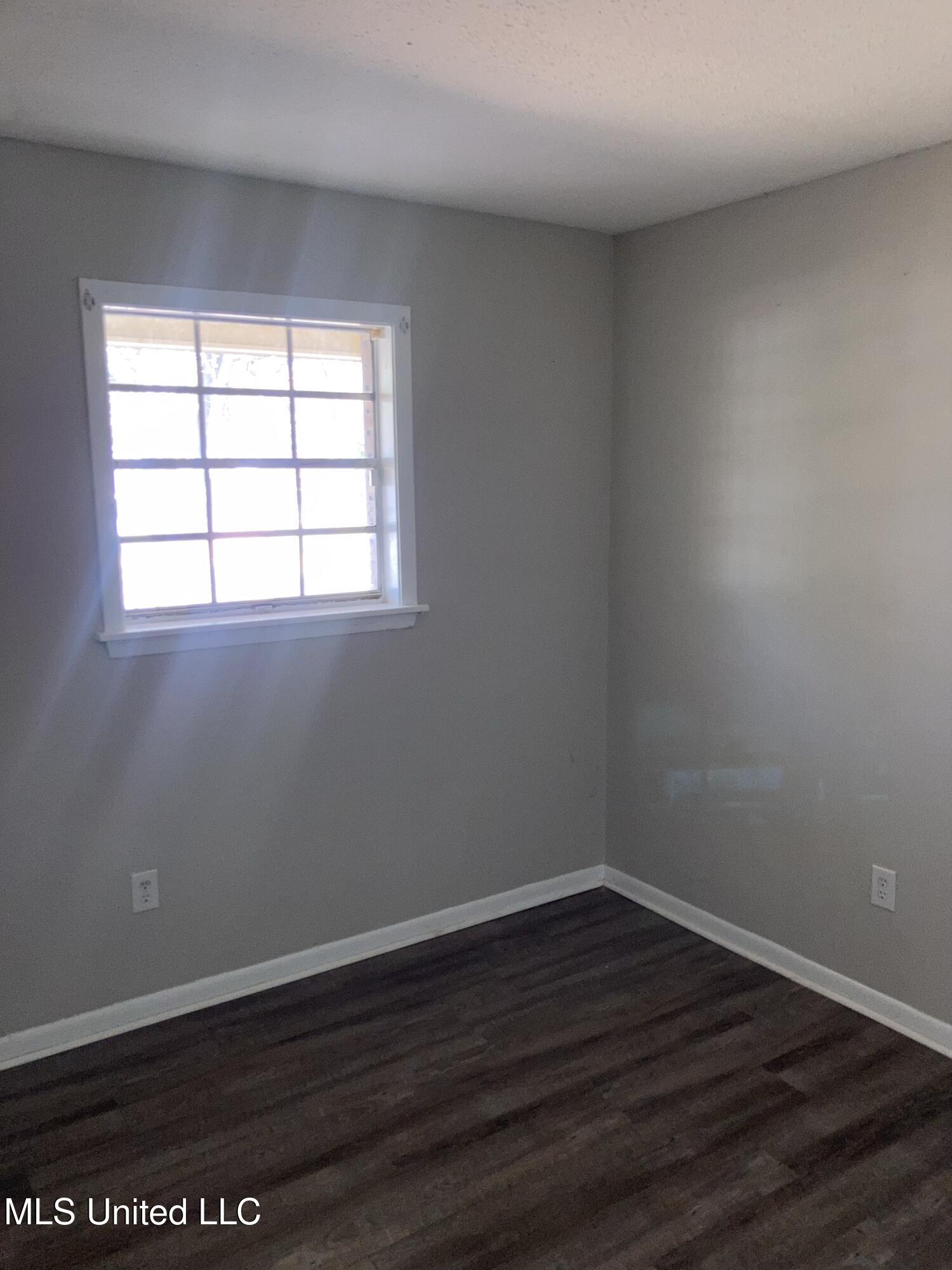 983 Branch Street Jackson, MS 39212 - Photo 2 of 16 QZXB7818