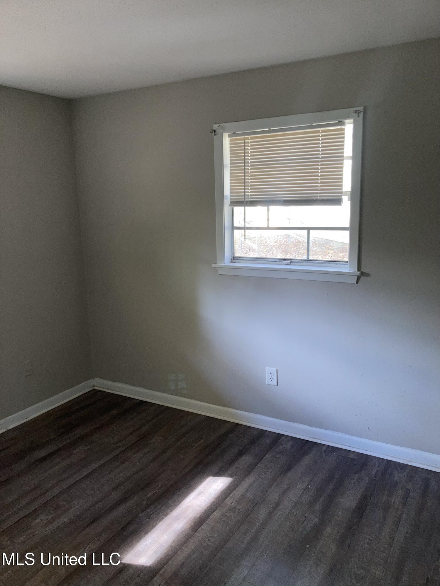 983 Branch Street Jackson, MS 39212 - Photo 5 of 16 HMUB3136