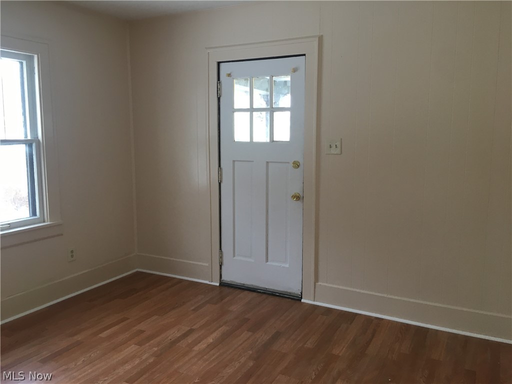 860 Iredell Street Akron, OH 44310 - Photo 2 of 18