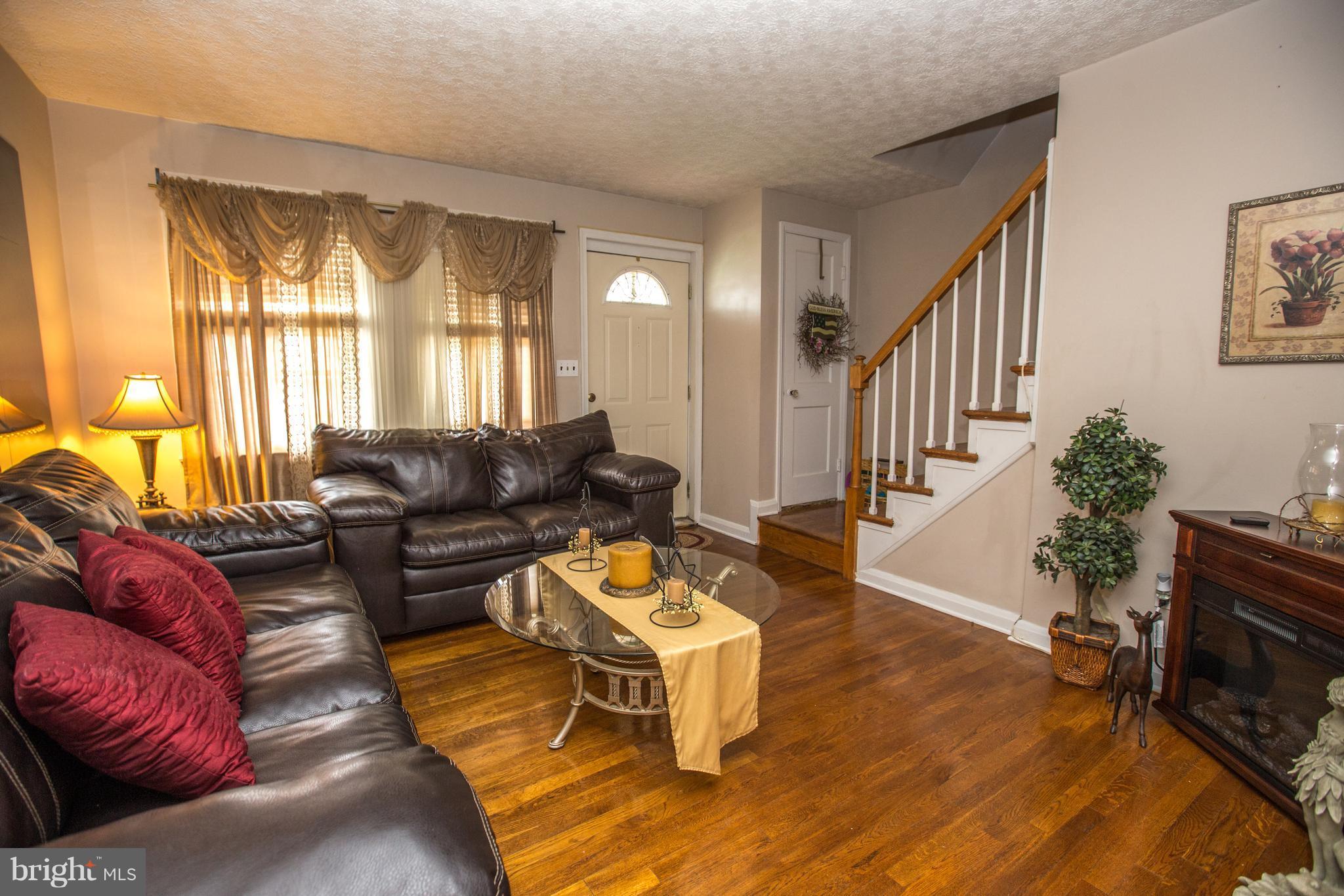 1626 Searles Road Baltimore, MD 21222 - Photo 5 of 25 Living Room