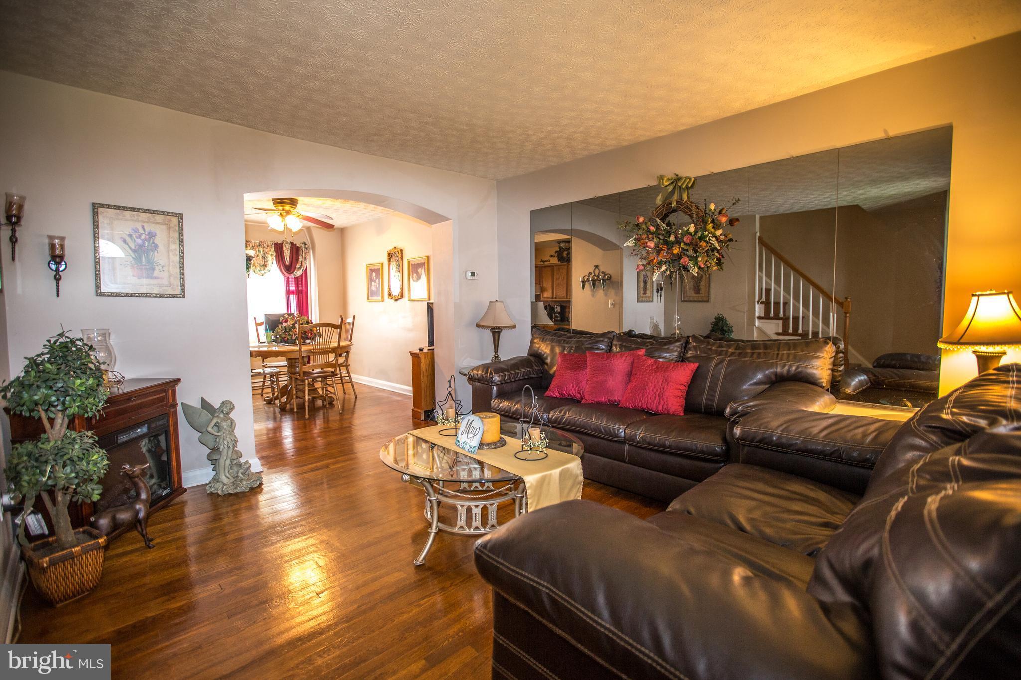 1626 Searles Road Baltimore, MD 21222 - Photo 6 of 25 Living Room