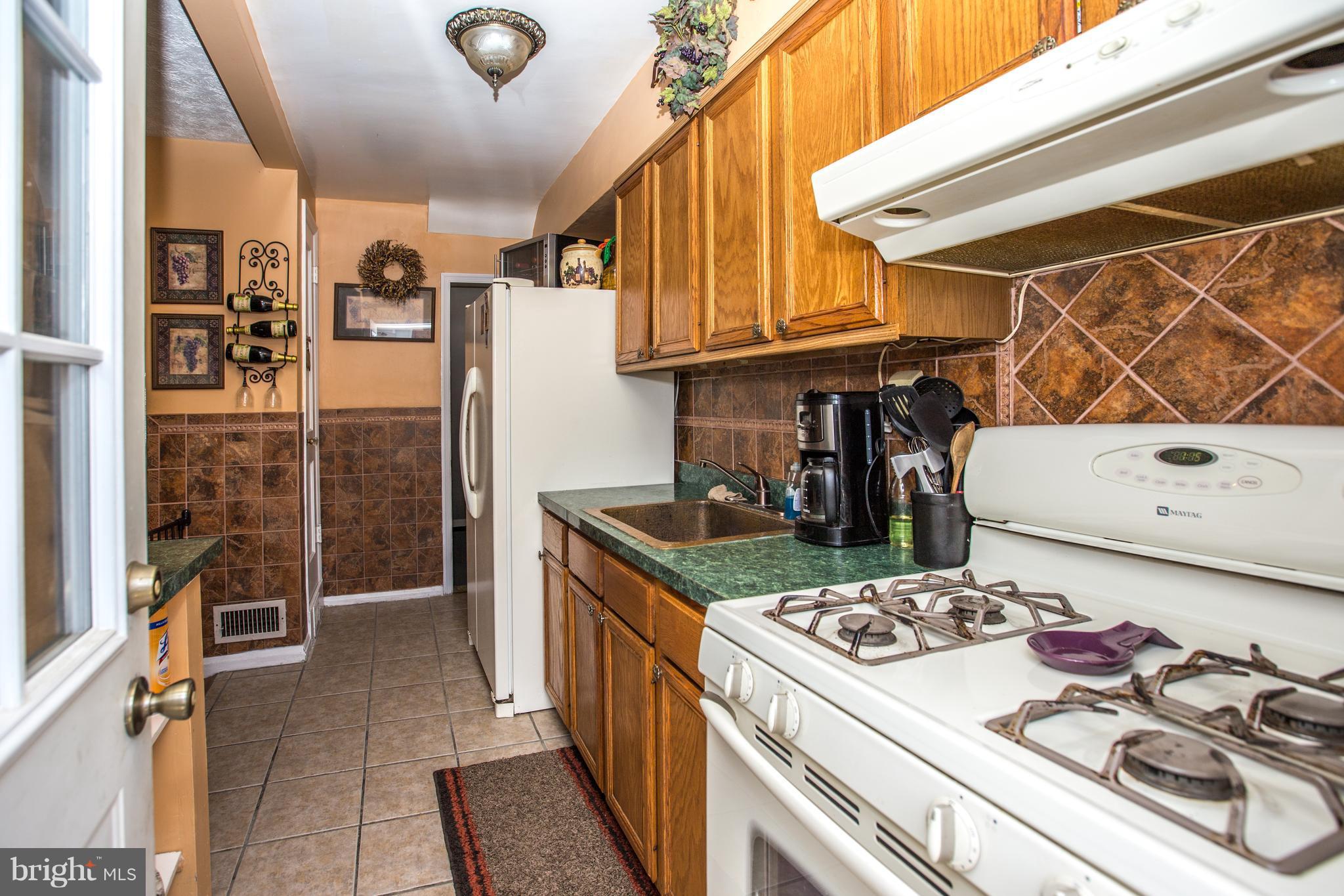 1626 Searles Road Baltimore, MD 21222 - Photo 7 of 25 Kitchen