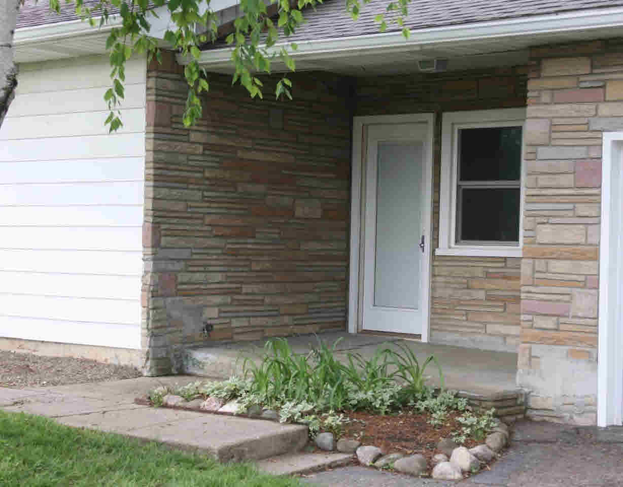 3464 Morrish Road Swartz Creek, MI 48473 - Photo 2 of 19 21299684-1.JPG