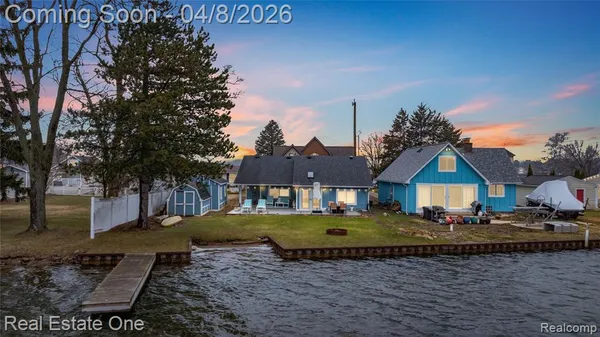 $475,000 | 4262 Flynn Drive, Highland, MI 48356