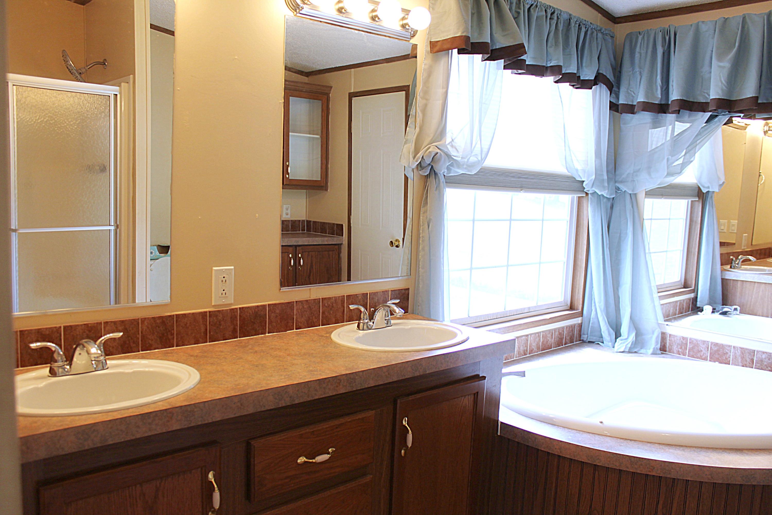 511 Cemetery Road Loudon, TN 37774 - Photo 13 of 34 Dual Sinks