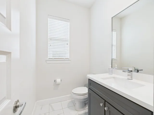 $2,800 | 2761 Clinton Drive, Houston, TX 77020