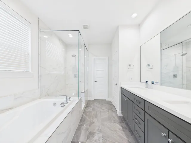 $2,800 | 2761 Clinton Drive, Houston, TX 77020