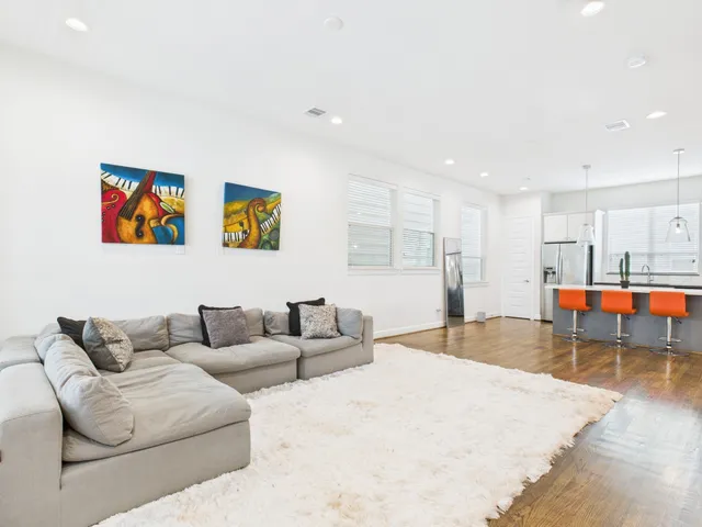 $2,800 | 2761 Clinton Drive, Houston, TX 77020