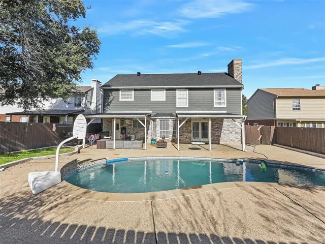 $340,000 | 2322 Snowdon Drive, Arlington, TX 76018