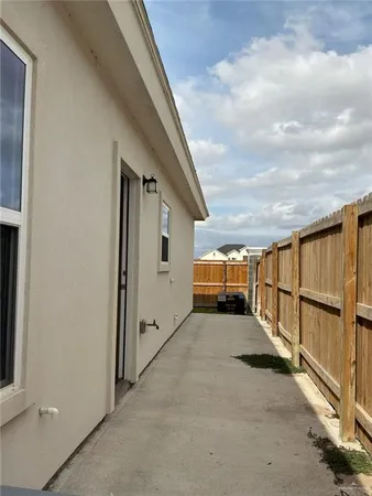 $1,200 | 3904 Ventura Avenue, Unit 2, Edinburg, TX 78541