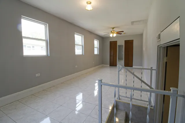 a view of an entryway with a livingroom