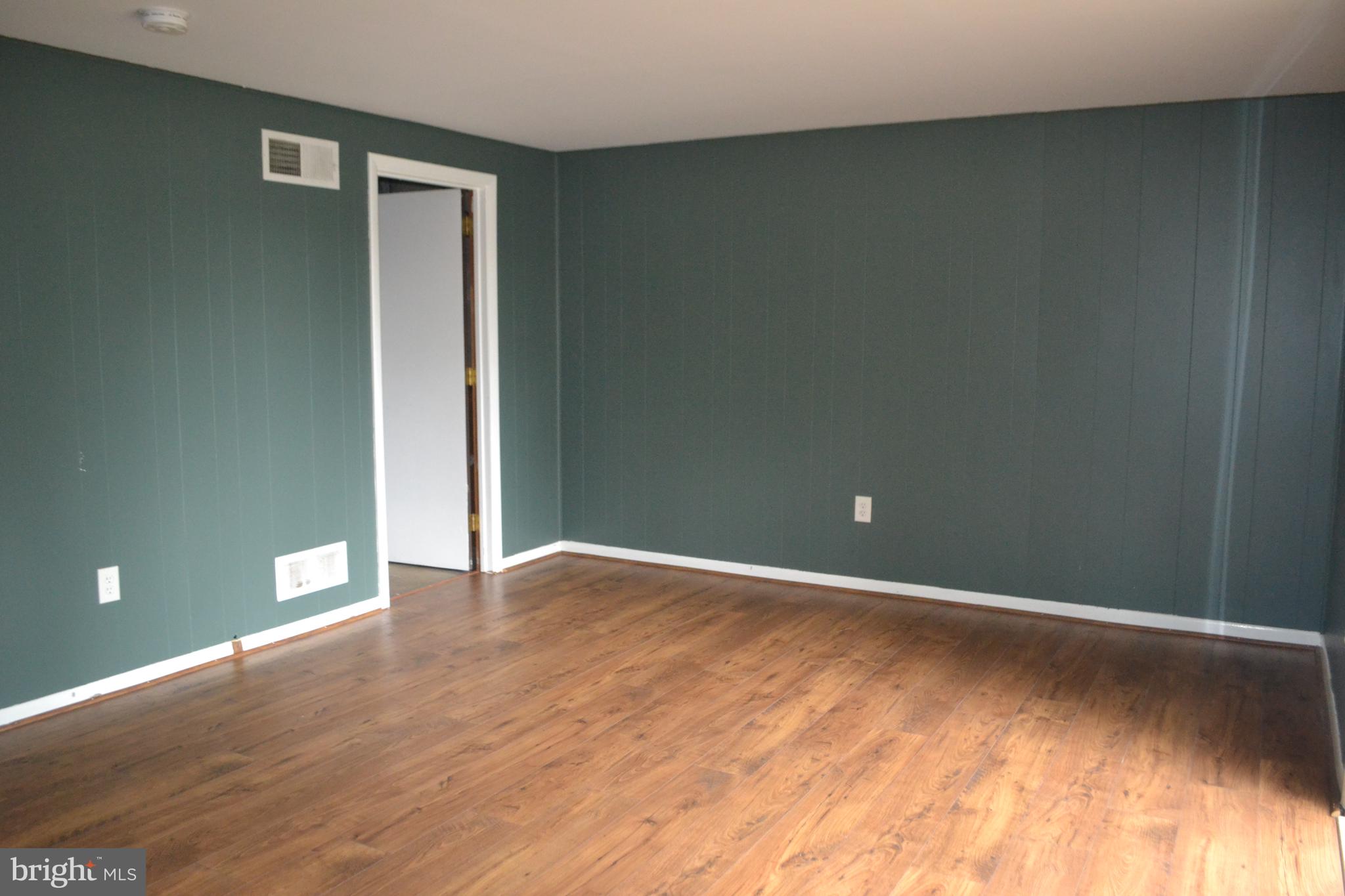 210 Whitherspoon Lane Newark, DE 19713 - Photo 14 of 19 Family Room