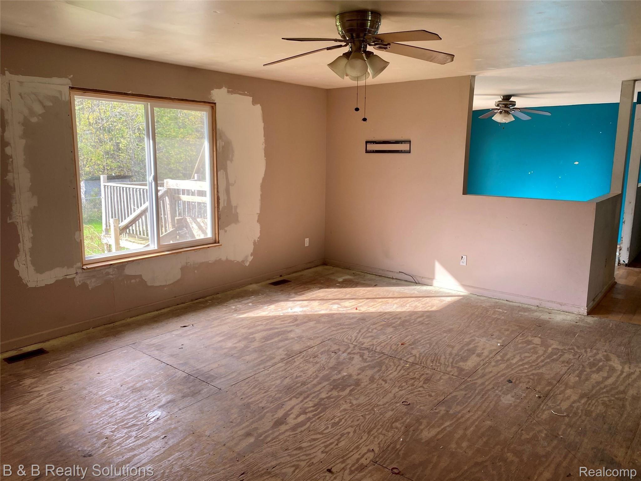 8274 Edward Road Fostoria, MI 48435 - Photo 6 of 23 IMG_4749.jpg