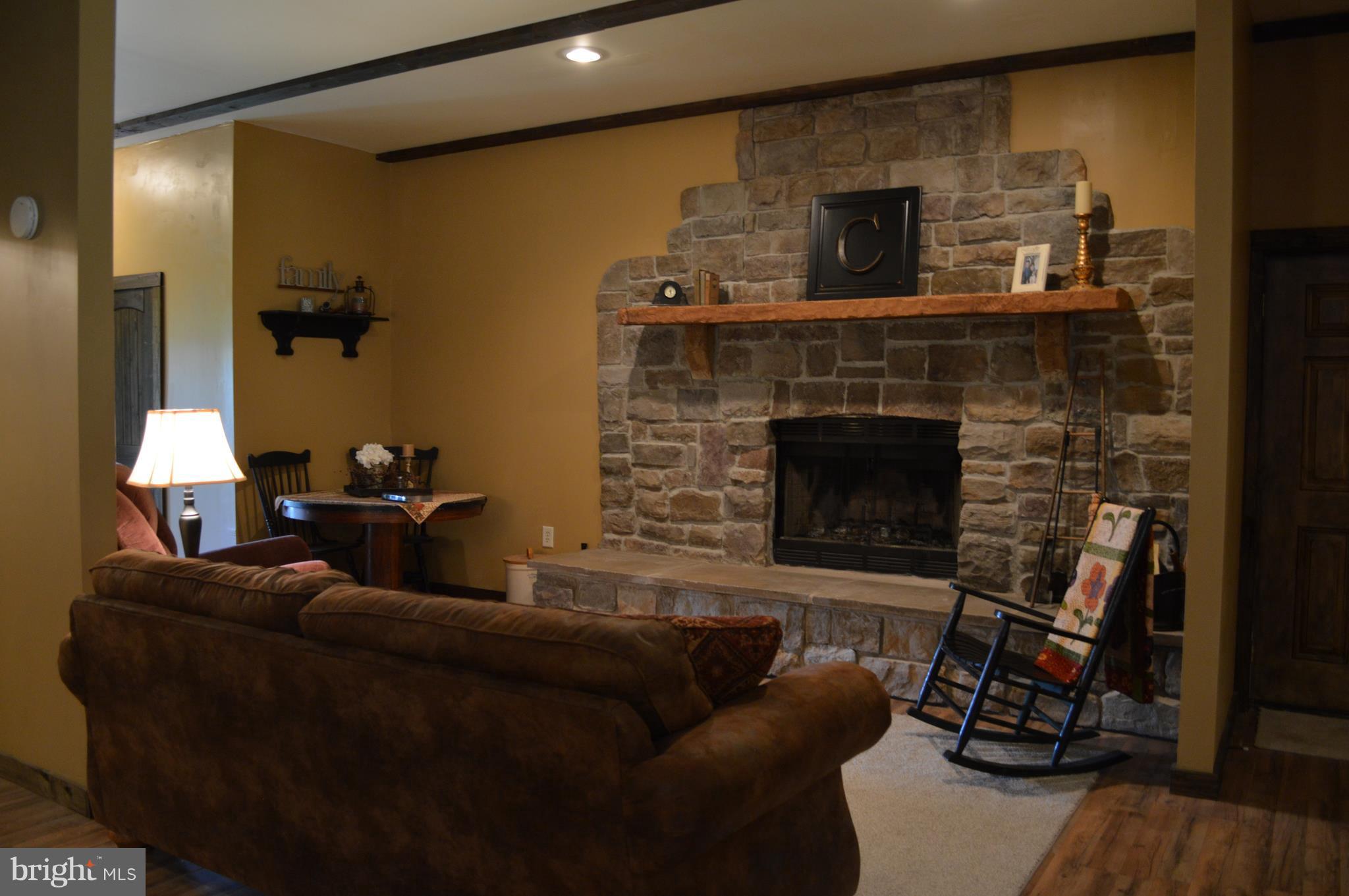 926 County Rte 1/1 Berkeley Springs, WV 25411 - Photo 4 of 26 Living Room