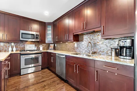 $699,999 | 137 20th Street, Unit B, Union City, NJ 07087