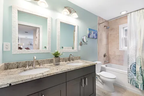 $699,999 | 137 20th Street, Unit B, Union City, NJ 07087
