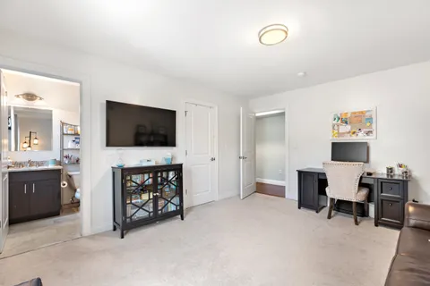 $699,999 | 137 20th Street, Unit B, Union City, NJ 07087