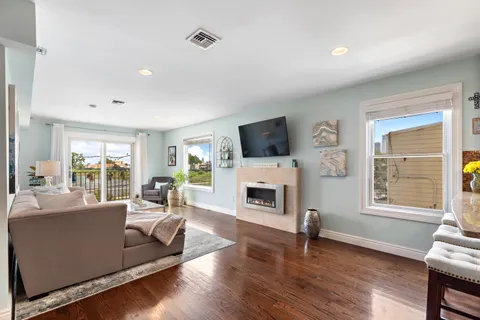 $699,999 | 137 20th Street, Unit B, Union City, NJ 07087