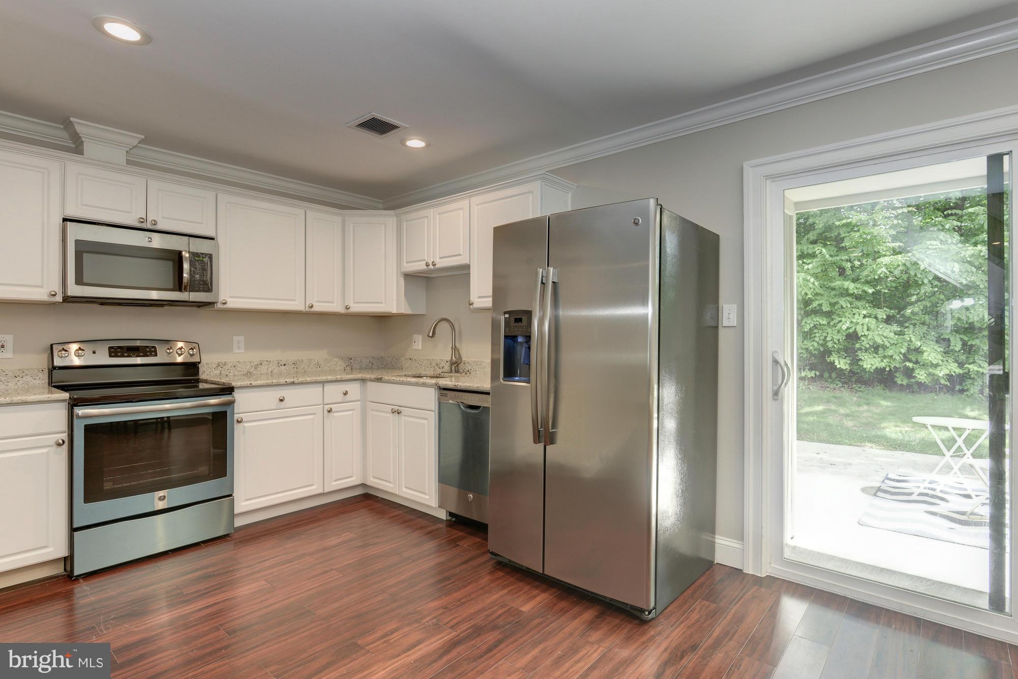 2237 Cartwright Place Reston, VA 20191 - Photo 7 of 25 Gorgeous hardwood floors throughout 1st floor