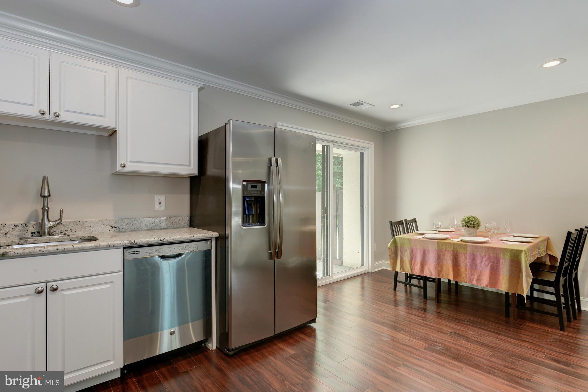 2237 Cartwright Place Reston, VA 20191 - Photo 8 of 25 Dining area comfortably seats 6 people