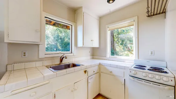 $799,000 | 295 Scenic Road, Fairfax, CA 94930