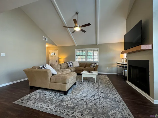 $439,000 | 7490 Bayou Paul Road, St. Gabriel, LA 70776