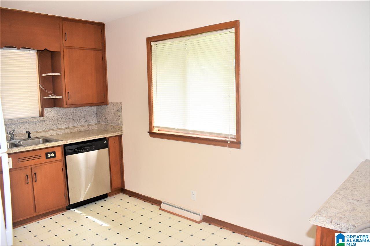 912 Barnisdale Road Birmingham, AL 35235 - Photo 8 of 30