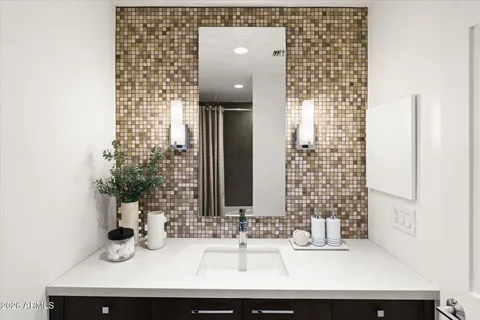 $1,075,000 | 241 East Forest Hills Drive, Phoenix, AZ 85022
