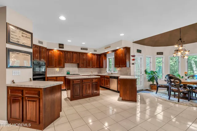 $1,395,000 | 18 Wetherill Drive, Millstone Township, NJ 08510