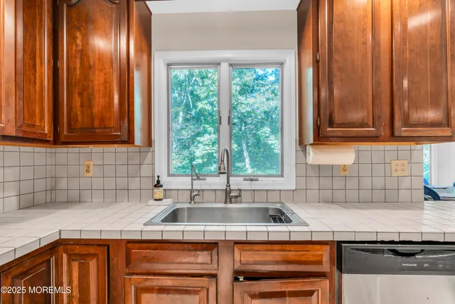 $1,395,000 | 18 Wetherill Drive, Millstone Township, NJ 08510