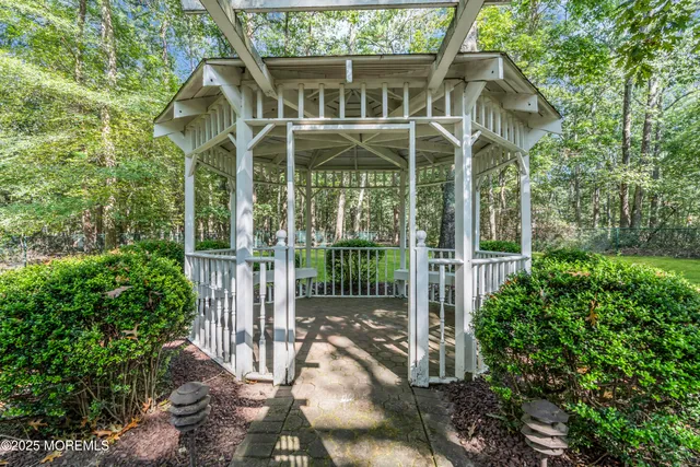 $1,395,000 | 18 Wetherill Drive, Millstone Township, NJ 08510