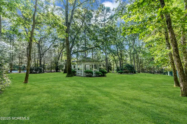 $1,395,000 | 18 Wetherill Drive, Millstone Township, NJ 08510