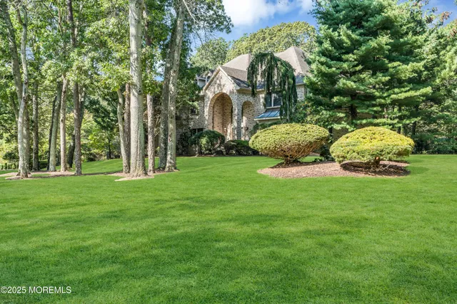 $1,395,000 | 18 Wetherill Drive, Millstone Township, NJ 08510