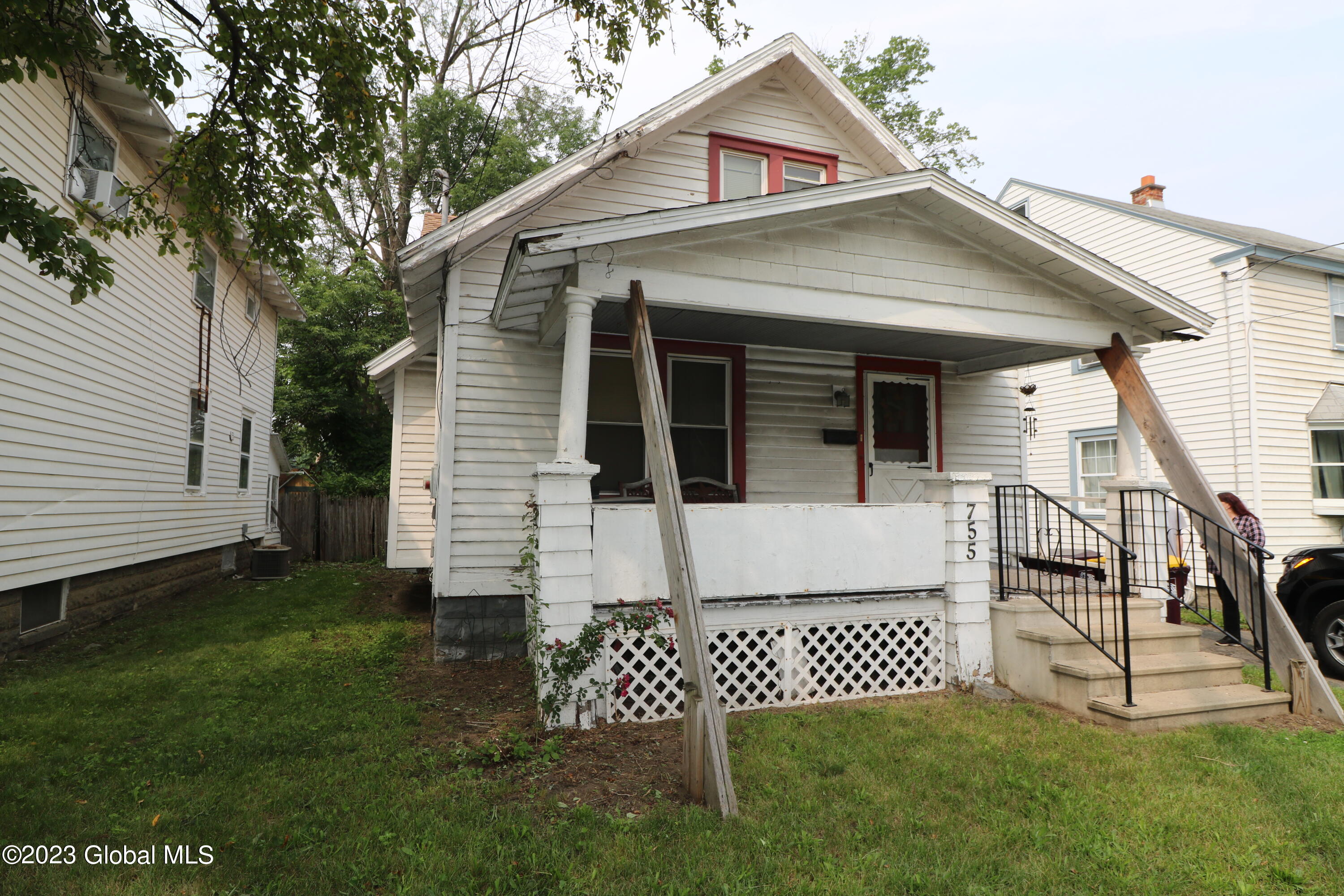755 Curry Road Rotterdam, NY 12306 - Photo 1 of 6 Front2