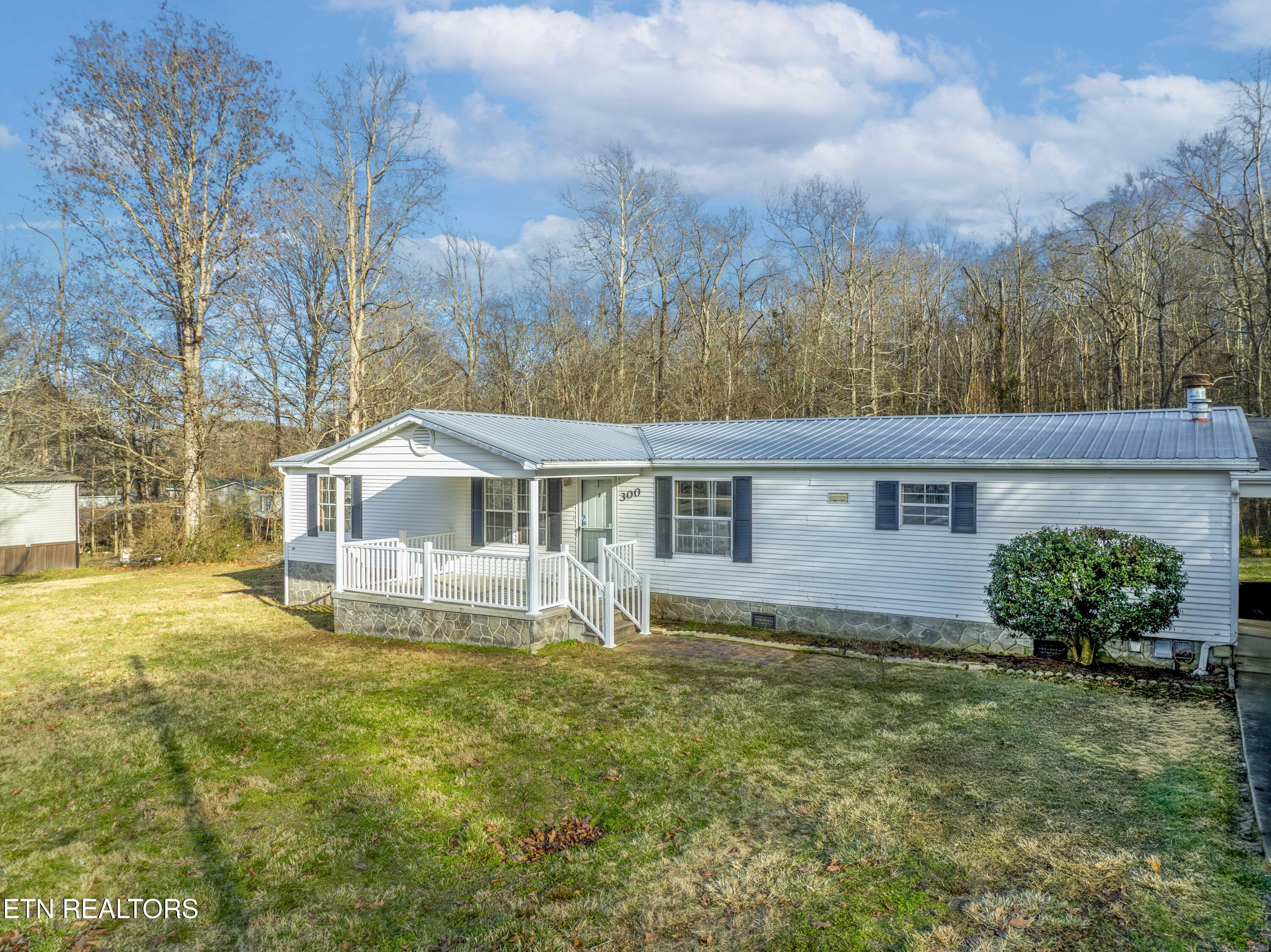 300 Carson Springs Road Newport, TN 37821 - Photo 3 of 23 03