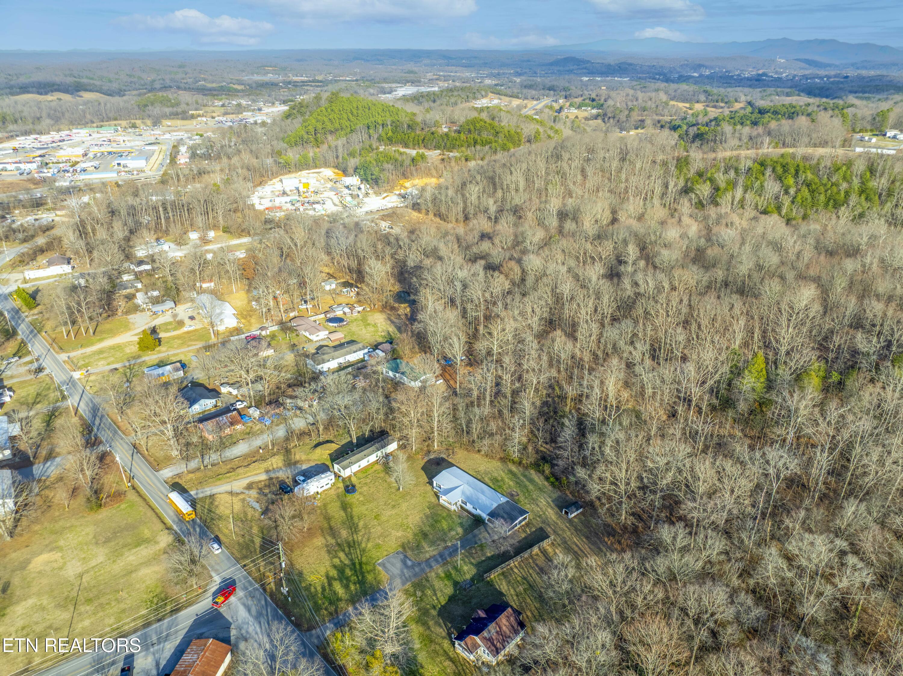 300 Carson Springs Road Newport, TN 37821 - Photo 7 of 23 07