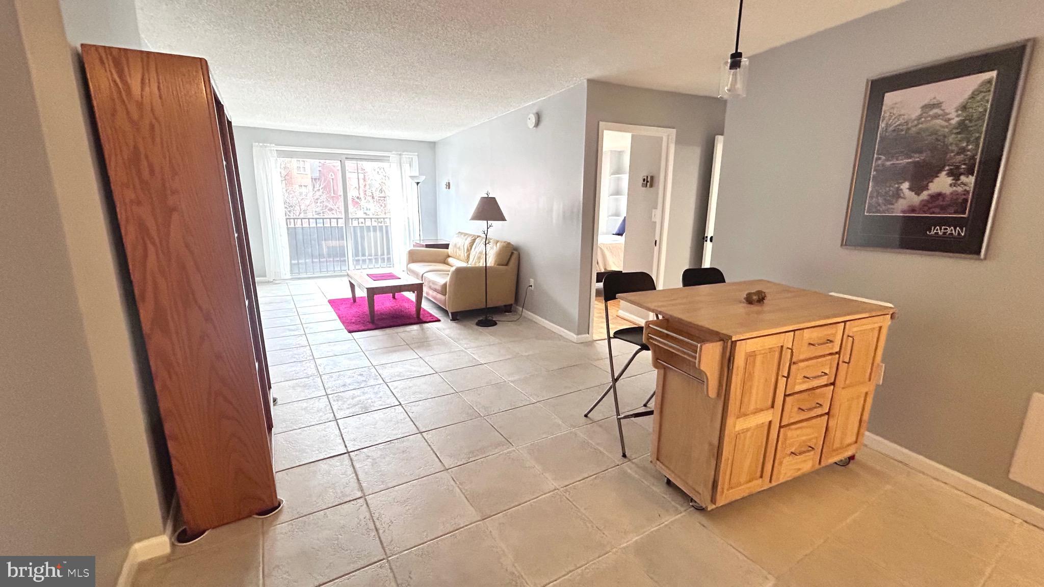 1239 Vermont Avenue Northwest, Unit 204 Washington, DC 20005 - Photo 11 of 43 Living Room