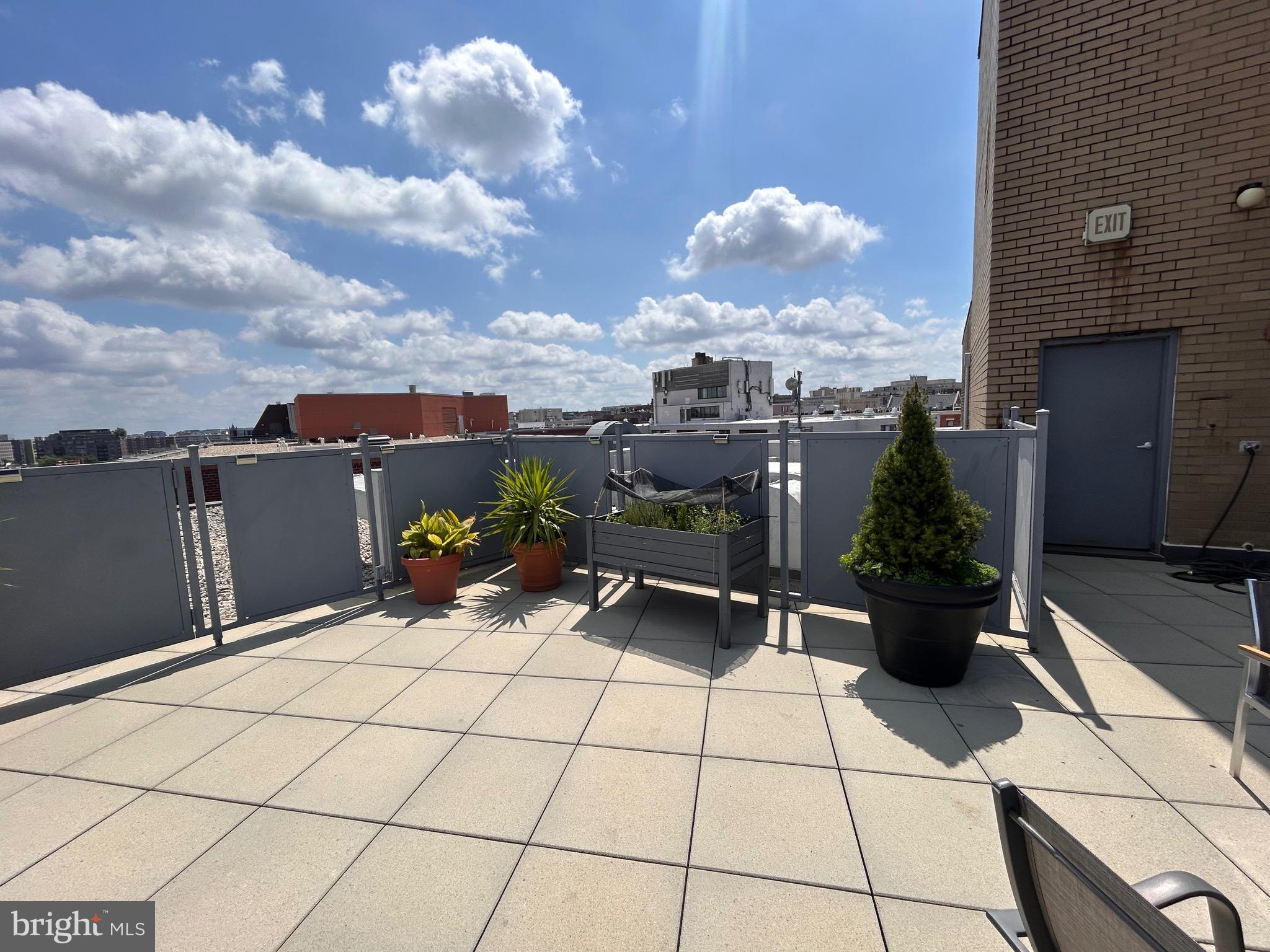1239 Vermont Avenue Northwest, Unit 204 Washington, DC 20005 - Photo 24 of 39 a view of a terrace